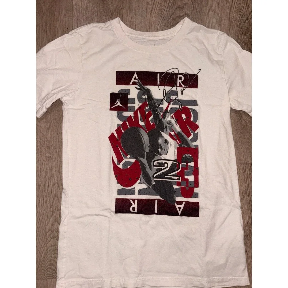 Nike Air Jordan Youth L T-shirt‎ 12-13 GUC